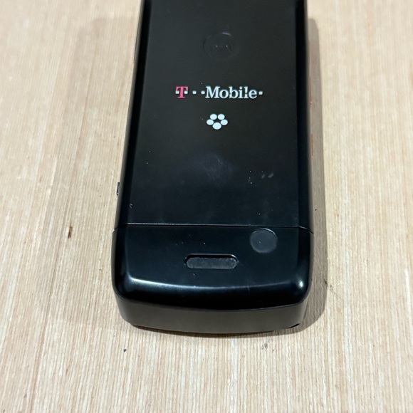 Motorola W490 T-Mobile 3G Flip Phone No Charger Tested Powers On Read Below!! - Picture 6 of 14